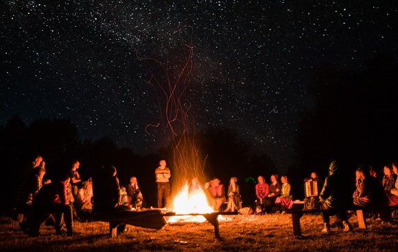 Beautiful,Scenery,Of,Night,Vision.,Bonfire,Around,People.,Basking,By